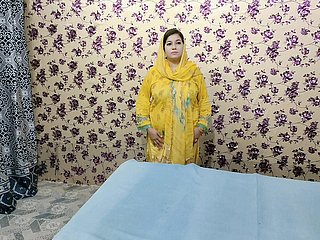 Il più bello orgasmo di ragazze musulmane pakistane broom cetriolo