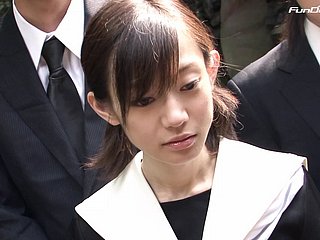 Echt niet! De Japanse college -tiener wordt geslagen ingress stiefvader en stiefzuster! Taboe, assfuck! Pussy, nat pussy, tiener 18, 18yo