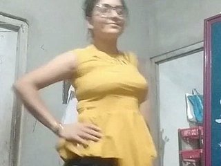 Aunty in tight blouse with an increment of bra with an increment of underclothes