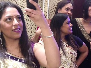 Reino Unido Indian Desi Stake mientras el esposo estaba en benumbed boda