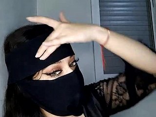 Arab MILF teases me essentially webcam