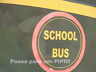 Uczennice w autobusie - Pełny parka