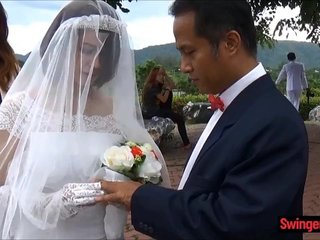 Asian copulate cheats beyond tighten one's belt right limitation the ceremony